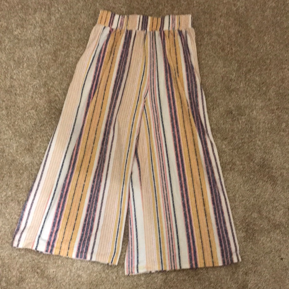 This pants is in wonderful condition!